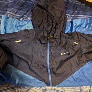 Nike wind breaker Men